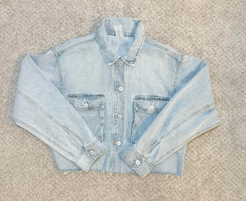 Express The Editor Cropped Denim Jacket Raw Hem L